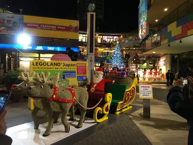 「サンタとトナカイのそり」フォトスポット（イメージ）