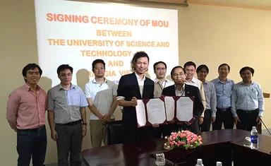 ダナン工科大学との調印式