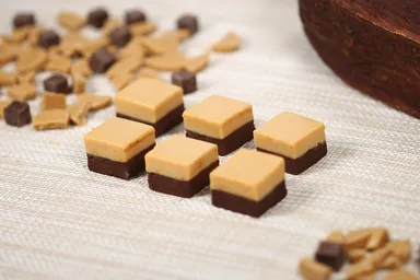 No.4／ナンバーフォー(2層のブロンド生チョコレート)