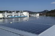 京都綾部工場の屋根に設置した太陽光発電システム（約1.6MW）