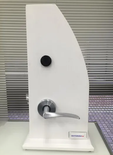 埋め込み式ホテルロック