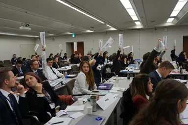 公式会議の様子