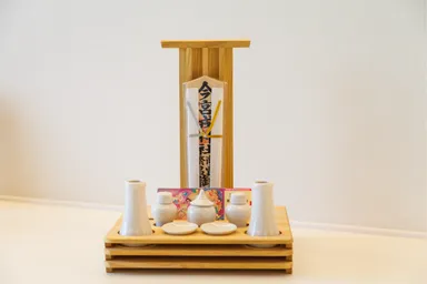 黄色い神棚「琥珀」