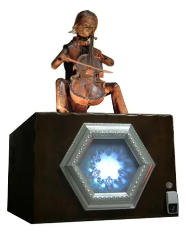 若林 寛 作「チェロ弾き人形」