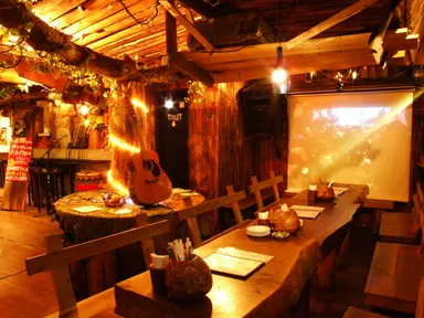 木の温もり溢れるお店です「レストラン・ノヴィーニェ」