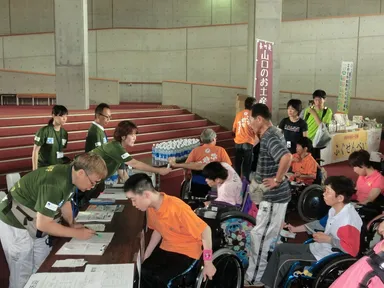 社員ボランティアによる大会運営サポート、応援 1