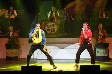 『サンバイザー兄弟』(1)撮影：引地信彦