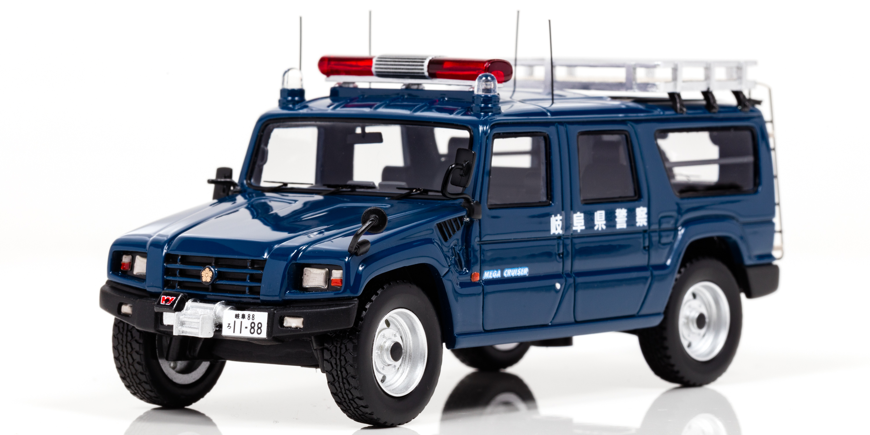 全国で唯一、トヨタ メガクルーザーの警察車両をモデル化！12月7日から予約受付開始｜株式会社ヒコセブンのプレスリリース