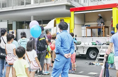 起震車体験(八王子市と東京消防庁合同で出展)