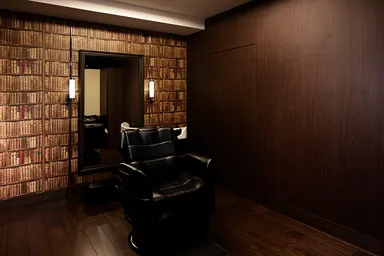 地下1階 銀座 BARBER PREMIUM