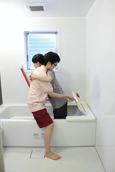 介助入浴での動作例