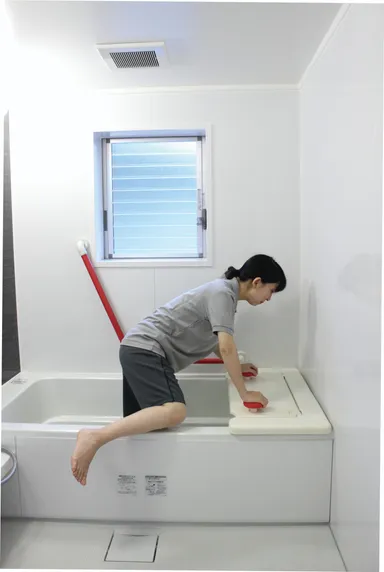 またぎ入浴での動作例