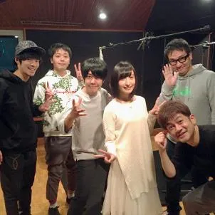 佐倉綾音さん：左から四番目