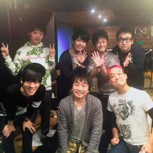 関智一さん：写真前列中央、南川聡史さん：写真前列一番右