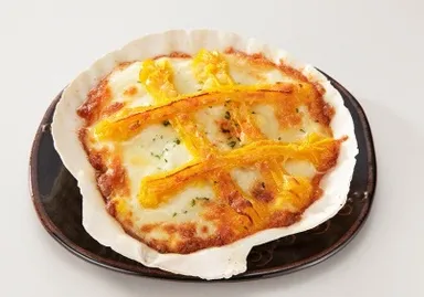 『丸喜 北日本物流』オホーツクグラタン(冷凍)　810円／1個