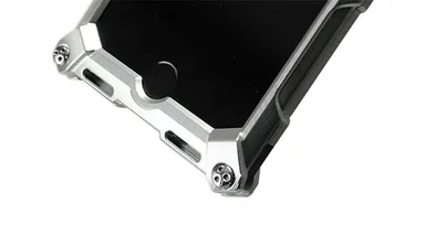 前面から聞きやすいスピーカー開口部