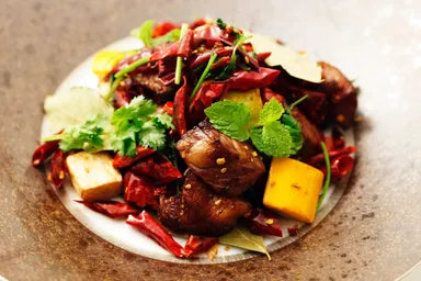 「山形牛サーロイン バジルとミントのオリエンタルスパイシー炒め」