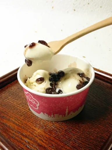 熱々ぜんざいに冷たいジェラートがとろける