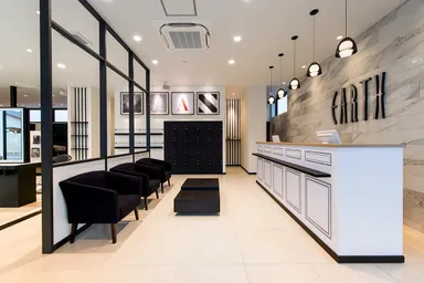 EARTH店内イメージ(2)