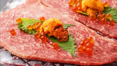 うにと尾崎牛の赤身刺し