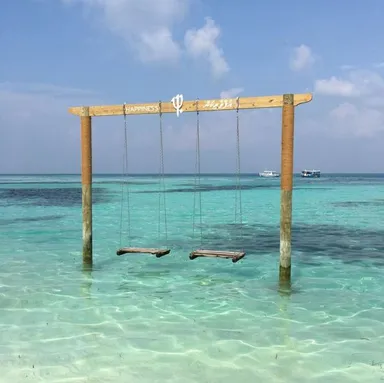 モルディブ - 水上ブランコ