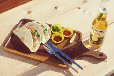 CORONA オリジナルメニュー：チキンタコス、フィッシュタコス