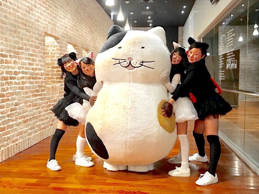 『でぶねこ』の思わず踊りたくなる振り付けに注目！
ゲームセンターの人気キャラが猫の日に動画を発表