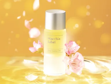 大人の肌を柔らかくほぐす、 エッセンス＋オイルの2層式美容液