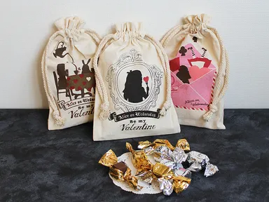 バレンタイン限定「水曜日のアリスベルギー産チョコレート入り巾着」