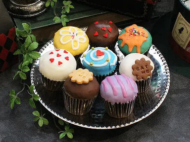 催事限定「水曜日のアリスカップケーキ」