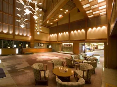 萬国屋館内ロビー