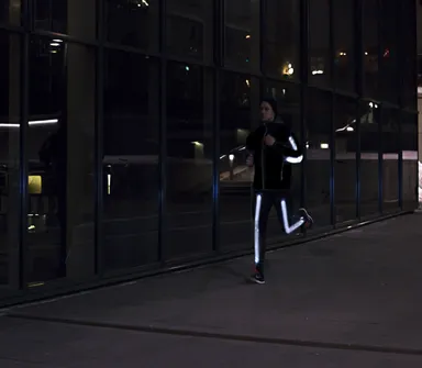 夜のランニングも安全