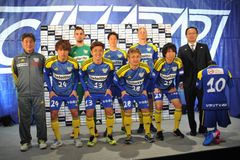 FC今治育成コーチは小野剛(おの たけし)、トップチームのGKコーチに藤原寿徳(ふじわら ひさのり)のほか、チームアドバイザーとしてラモス瑠偉が就任外国人2名を含む新選手7名も加入今夏完成のスタジアム名は「ありがとうサービス．夢スタジアム」に決定自由にメッセージを入れられるスタジアムネームプレートの販売も開始！