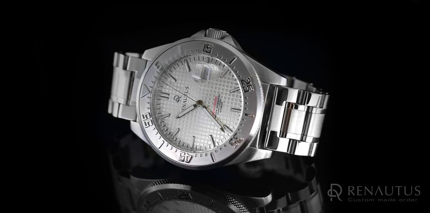 20万通り以上の組合せから腕時計をオーダーできる
【カスタムオーダーウォッチルノータス】が
機械式ダイバーズモデルを新発売！