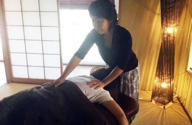 手の温もり呼吸法ケアセラピー01