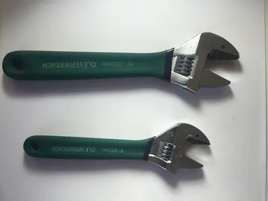 『クレバーレンチ』上：HW-V10　下：HW-V8