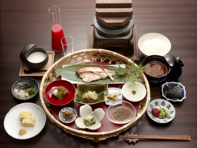 釜でご飯を炊く朝ごはん
