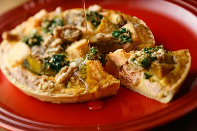 サーモンとクルミのパンプキンキッシュ