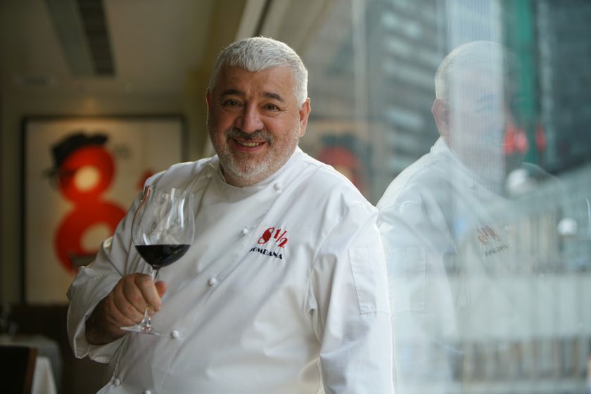 2017年度の「ダイナースクラブ(R)ライフタイムアチーブメント賞
(特別功労賞)」をウンベルト・ボンバーナ氏に授与