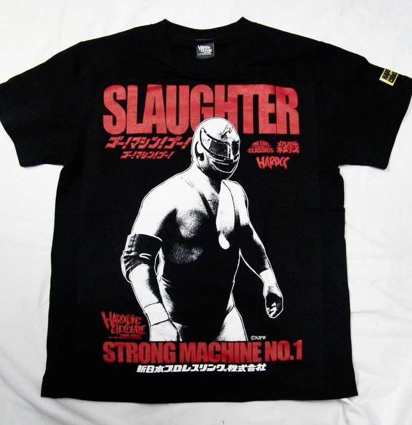 コアチョコ×新日本プロレスのコラボ第2弾！
1984年の新日本プロレス、
動乱の時代に咲いた、赤い殺戮マシーン！
その名もストロング・マシーン1号Tシャツを発売！
