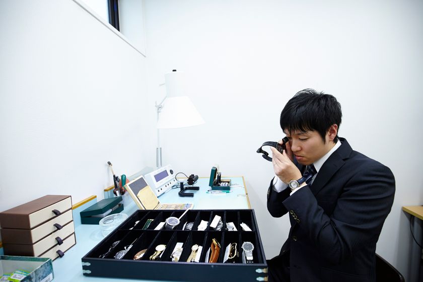 安心安全の個人間取引(CtoC)プラットフォーム　
コメ兵が鑑定付きのブランド品フリマアプリ事業を開始
　2017年秋スタート