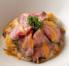 【洋】ヴァレンシア風ソースのローストビーフ丼