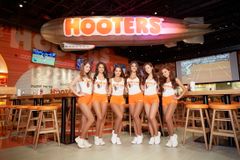 「HOOTERS」×B.LEAGUE「アルバルク東京」コラボイベント！2月26日にHOOTERS新宿西口店でパブリックビューイング開催