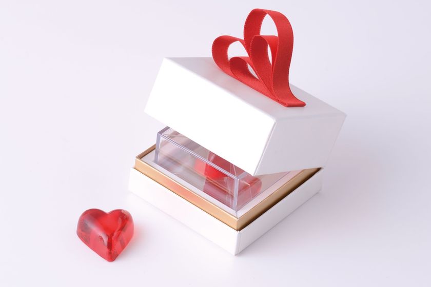 あめやえいたろう10周年記念商品第1弾！
宝石のようなあめ「スイートハート」を新発売