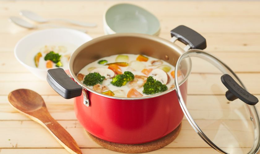 鍋底の慢性的なこびりつきを解消！
evercookフライパンに鍋シリーズが新登場