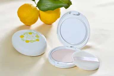 『柚子香UVフェイスパウダー』2