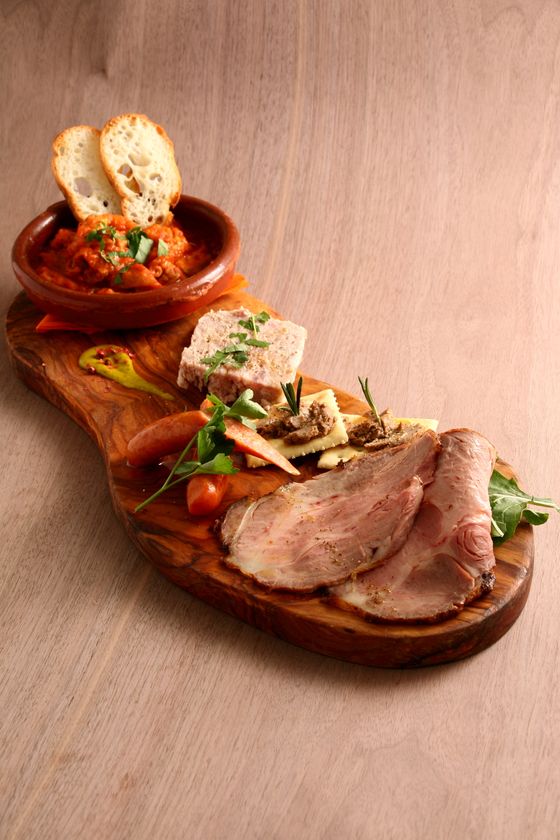 ３月２日（木）で「iiyo!!（イーヨ!!）」は５周年
日頃のご愛顧へ感謝の気持ちを込めた
「大感謝肉祭」を展開
「iiyo!!（イーヨ!!）５周年キャンペーン」