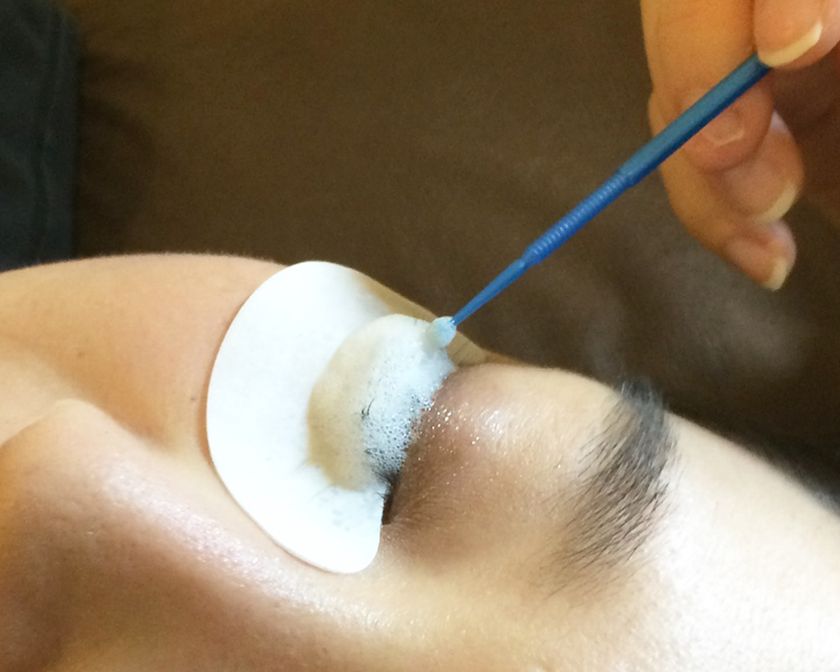 まつ毛にも「花粉症対策」！初回限定『アイシャンプー』提供
　大人のまつげエクステ専門店「iiHi」で3月～実施！