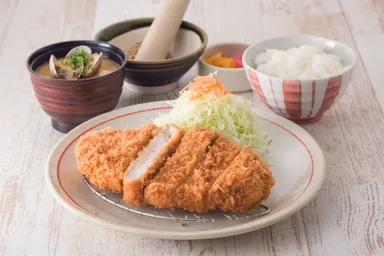 ロースかつランチ150ｇ　1,130円（税抜）