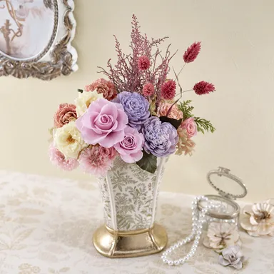 プリザーブドアレンジメント「ケリーの愛した草花たち」 税込12,960円（本体価格12,000円）